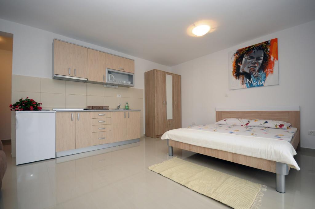 Apartments Vila Anastasia Budva Room photo