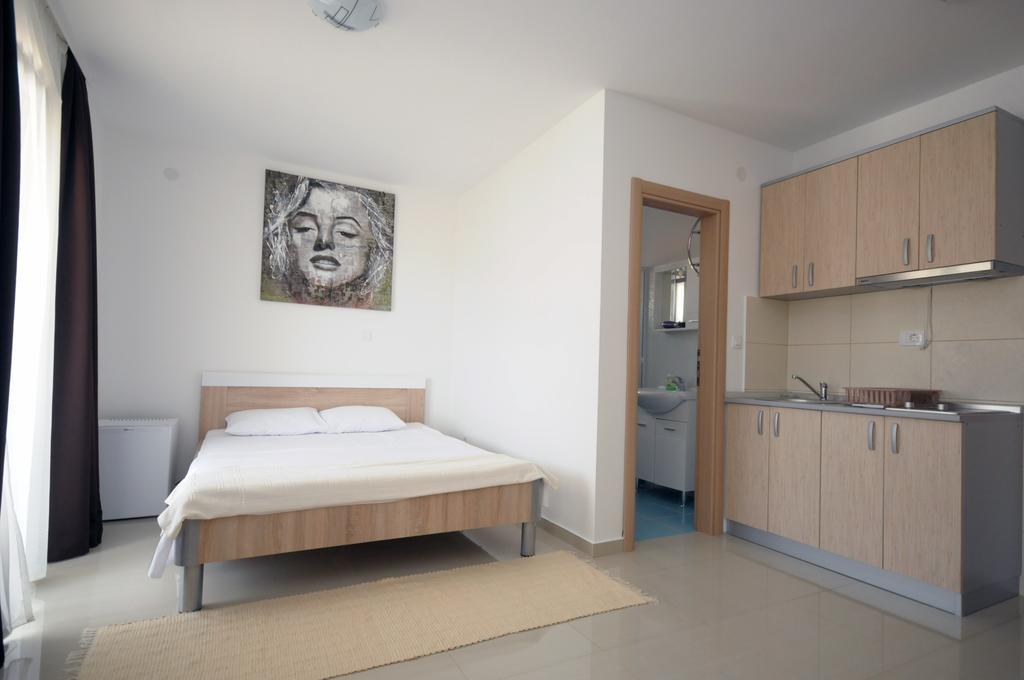Apartments Vila Anastasia Budva Room photo