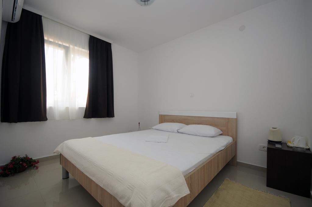Apartments Vila Anastasia Budva Room photo
