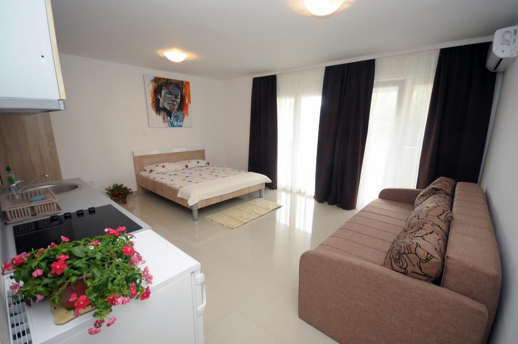 Apartments Vila Anastasia Budva Room photo